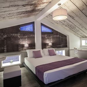 Neverfull Boutique Hotel